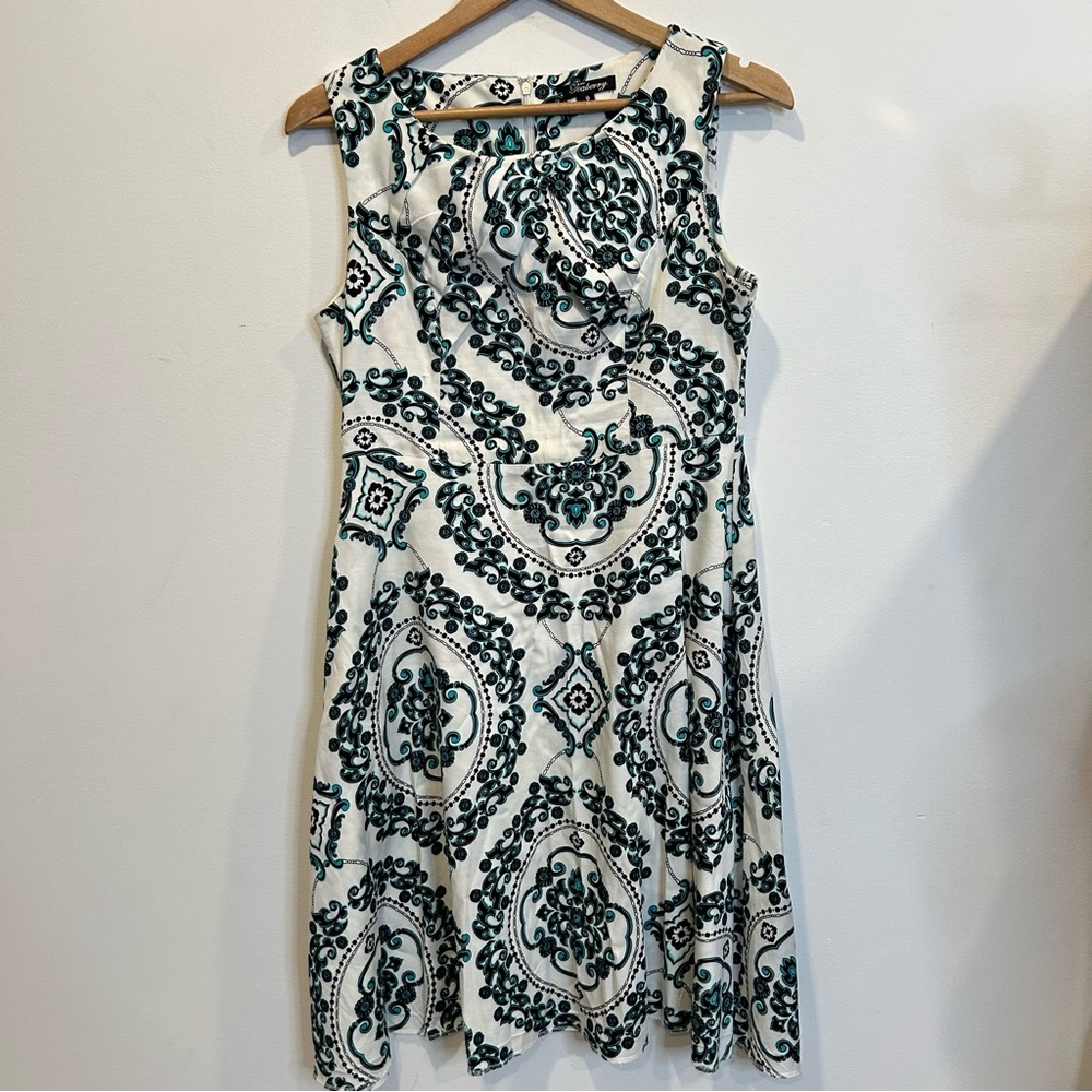 Teaberry A-Line White And Green Pattern Sleeveless Dress